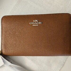 Coach Women's Crossgrain Leather Phone Wallet Wristlet Saddle Brown F58053 NEW